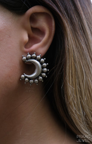 Shiny Black Solid Rajasthani Jhumka Earring